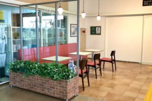 喫茶ポアロ 座席