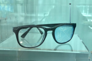 犯人追跡メガネ