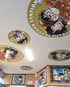 コナン駅待合室装飾