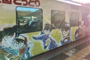 コナン列車黄色 側面