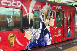 コナン列車 赤青車両 側面