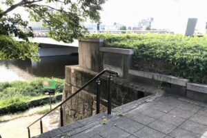 五条大橋横の階段