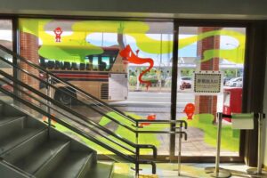 窓ガラスの装飾