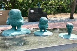 妖怪ブロンズ像 大海獣