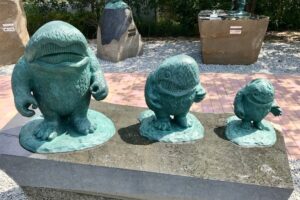 妖怪ブロンズ像 大海獣