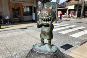 妖怪ブロンズ像 ねこ娘