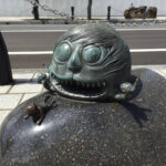 妖怪ブロンズ像 大かむろ