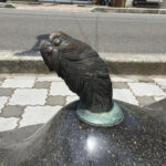 妖怪ブロンズ像 毛羽毛現